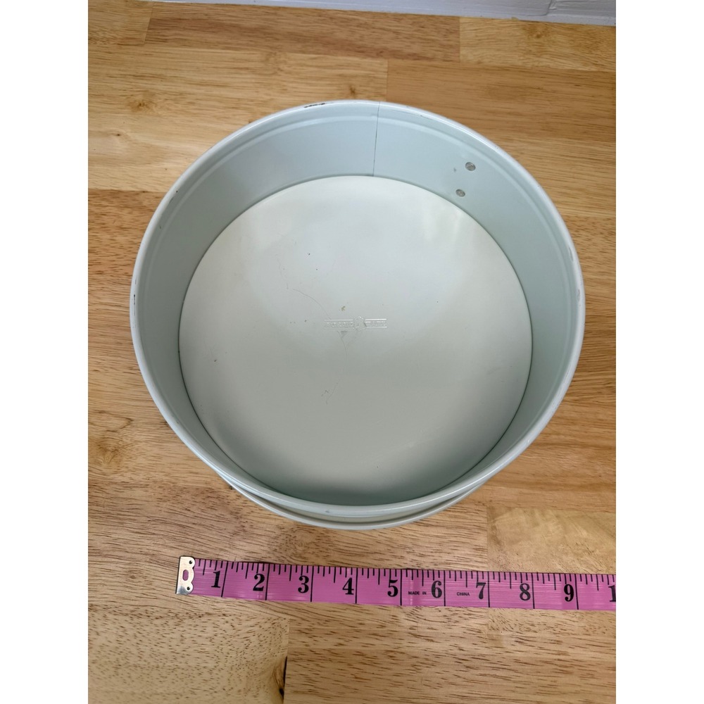 Nordic Ware Red Springform Pan 9 Inch Round Cheesecake Baking Tin - Picture 3 of 5